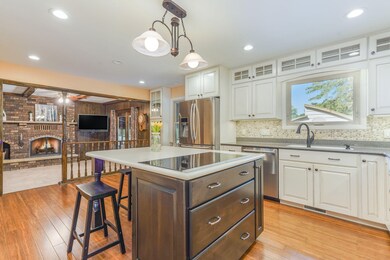 Kitchen & Dining Area