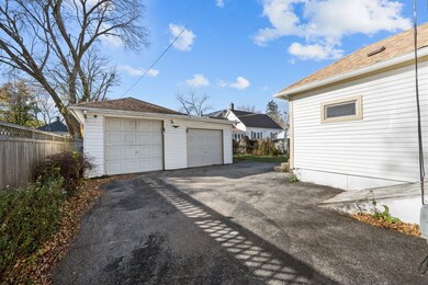 644 Oak Ave, Aurora, IL 60506 - photo 2
