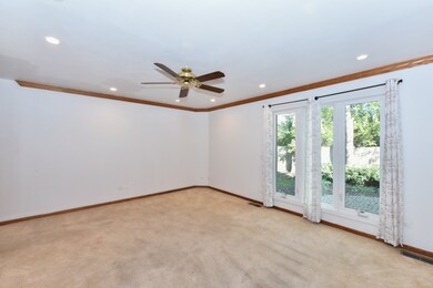 3405 Meadow Crest Cir, Gurnee, IL 60031 - photo 5