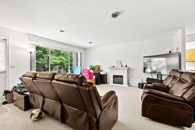 332 Chatham Cir, Warwick, RI 02886 - photo 5