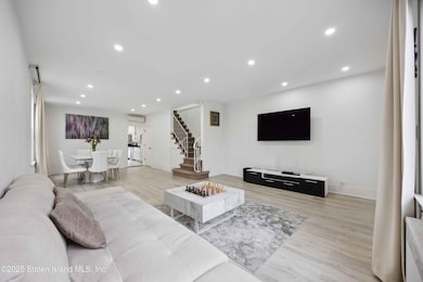 17 Coleridge St, Brooklyn, NY 11235 - photo 4