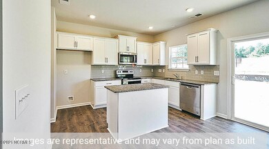 Pinehurst_White_Cabinets (4)