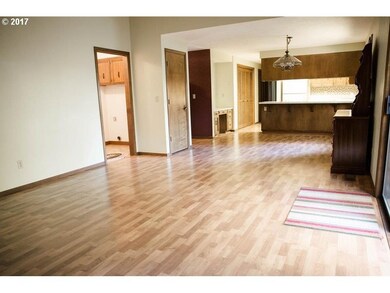 1308 Meriweather Ct SE, Salem, OR 97306 - photo 6