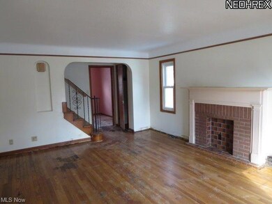Living Room with Deco Fireplace
