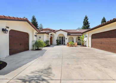 4749 W Harold Ave Visalia CA-large-056-0