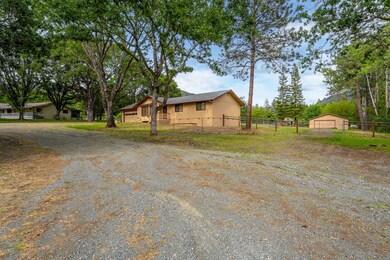243 Stanvira Way, Grants Pass, OR 97526 - photo 2