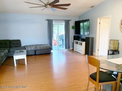 565 Justine - LIVING - DINING 1 (2)