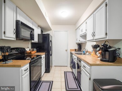 20249 Shipley Terrace unit 5-C-10, Germantown, MD 20874 - photo 2
