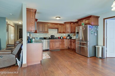 53 Mckinley Ave, Johnstown, NY 12095 - photo 4