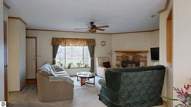 6524 E Edgar Rd, Vestaburg, MI 48891 - photo 5