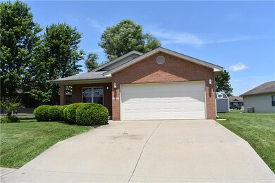 1205 Darci's Dr, Seymour, IN 47274 - photo 3