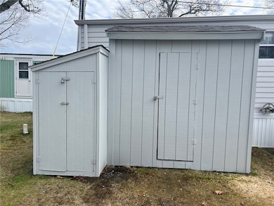 711 Forest Park Mobile Homes Ave, Middletown, RI 02842 - photo 5