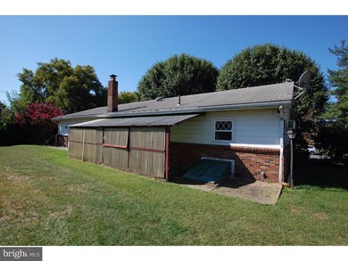 2315 Fremont Ave, Reading, PA 19605 - photo 5