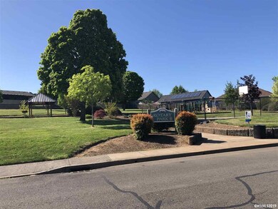 388 NE Fern Ave, Dallas, OR 97338 - photo 2