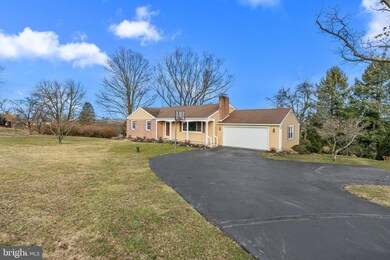 877 Cross Rd, Schwenksville, PA 19473 - photo 3