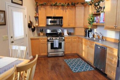 More kitchen