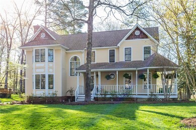 Great curb appeal and fresh paint!