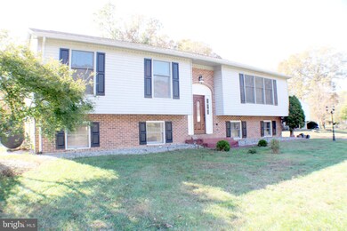 633 Clifton Dr, Bear, DE 19701 - photo 2