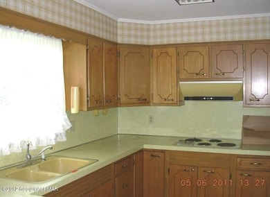 576 Knauss Rd, Nazareth, PA 18064 - photo 2