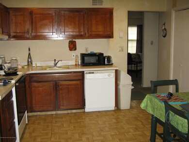 42 Piazza Correale, Freehold, NJ 07728 - photo 6