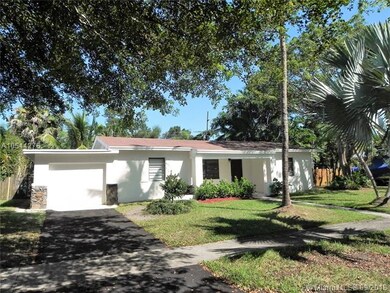 Exterior Front driveway to garage