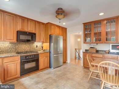 7817 Lewinsville Rd, McLean, VA 22102 - photo 7