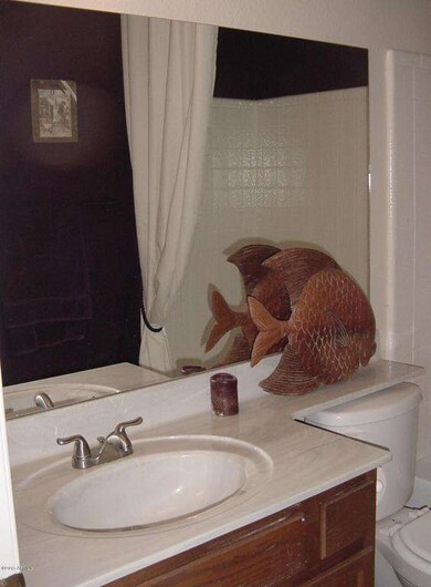 Full bath 2, main level.JPG