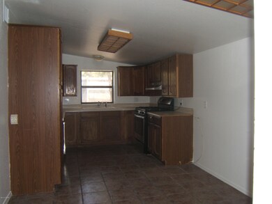 60 E Old Linden 003
