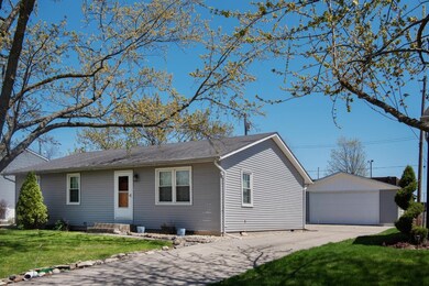 126 S Chase Dr, Crown Point, IN 46307 - photo 2