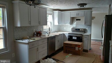 15004 Woodglen Ct, Dumfries, VA 22025 - photo 2