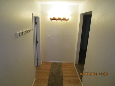 7520 Lake Otis Pkwy unit B, Anchorage, AK 99507 - photo 2