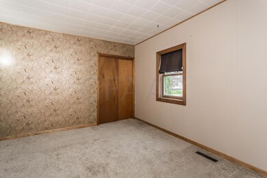 201 Euclid Ave Crookston MN-large-008-18