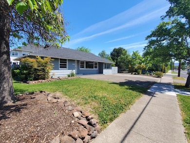 1204 W Main St, Medford, OR 97501 - photo 2