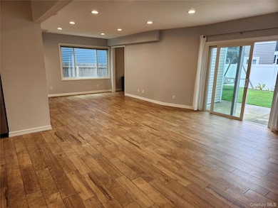 827 E Park Ave unit Lower, Long Beach, NY 11561 - photo 5