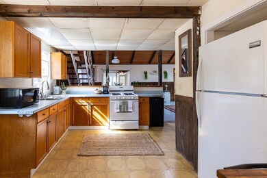 2 Nahomon St, Oak Bluffs, MA 02557 - photo 4