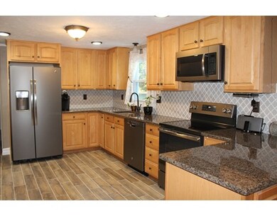 21 Susan Ln, Bellingham, MA 02019 - photo 2