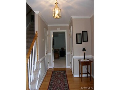 Entry Foyer/Hardwood Floor, Two Closets, Crown Mol