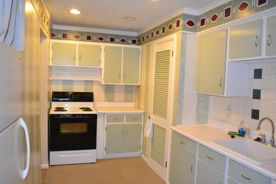 652 Pierce Ave, Columbus, OH 43213 - photo 7