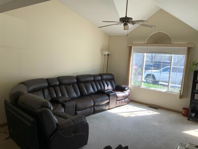 8936 Price Cir, Highland, IN 46322 - photo 3