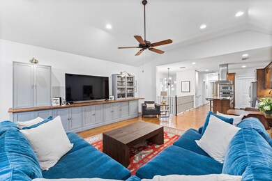 702 E 6th 1/2 St, Houston, TX 77007 - photo 3