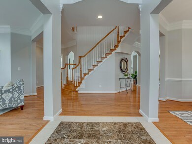 6694 Valley Brook Dr, Falls Church, VA 22044 - photo 4