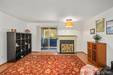 170 Newport Way NW unit D32, Issaquah, WA 98027 - photo 3