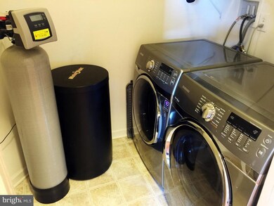 609 Alcott Dr, Mount Joy, PA 17552 - photo 6