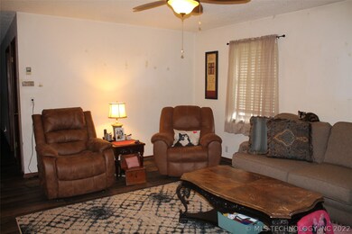 1518 S 4th St, McAlester, OK 74501 - photo 7