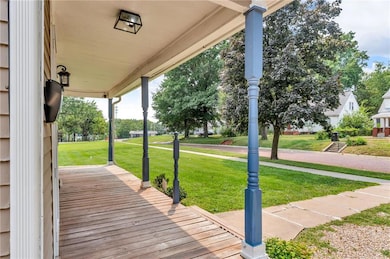 2058 SW Buchanan St, Topeka, KS 66604 - photo 5