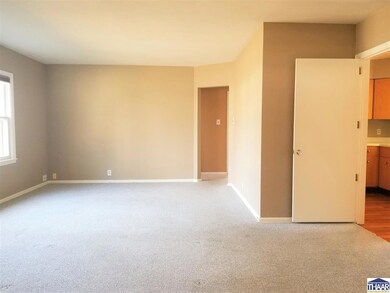 2611 Mariposa Dr, Terre Haute, IN 47803 - photo 4