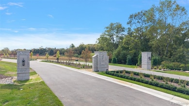 3082 Pompilio Dr, Rochester, MI 48306 - photo 2