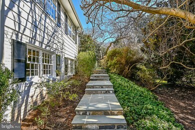 963 Saigon Rd, McLean, VA 22102 - photo 3