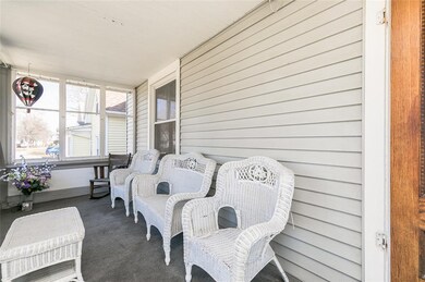 709 9th St SW, Cedar Rapids, IA 52404 - photo 4