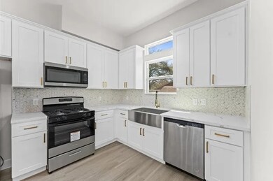 4217 Rogers St, Houston, TX 77022 - photo 4